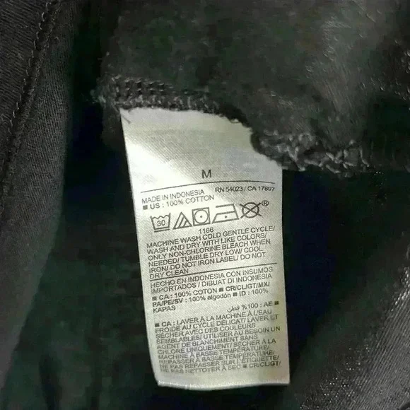 Old Navy everywear sleeveless vneck tshirt - Picture 4 of 5